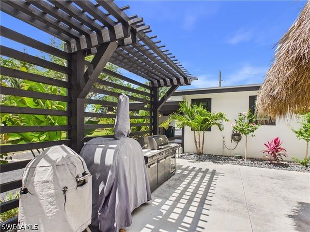 3650 Sunset BLVD, Naples, FL 34112
