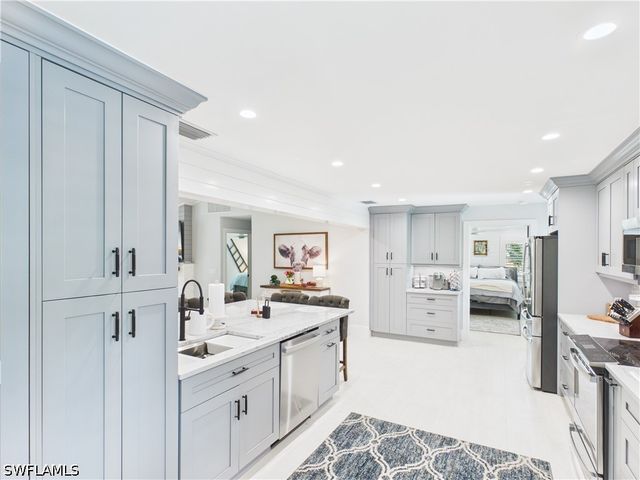 3650 Sunset BLVD, Naples, FL 34112