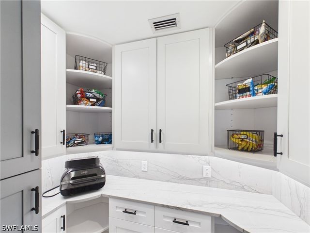 3650 Sunset BLVD, Naples, FL 34112