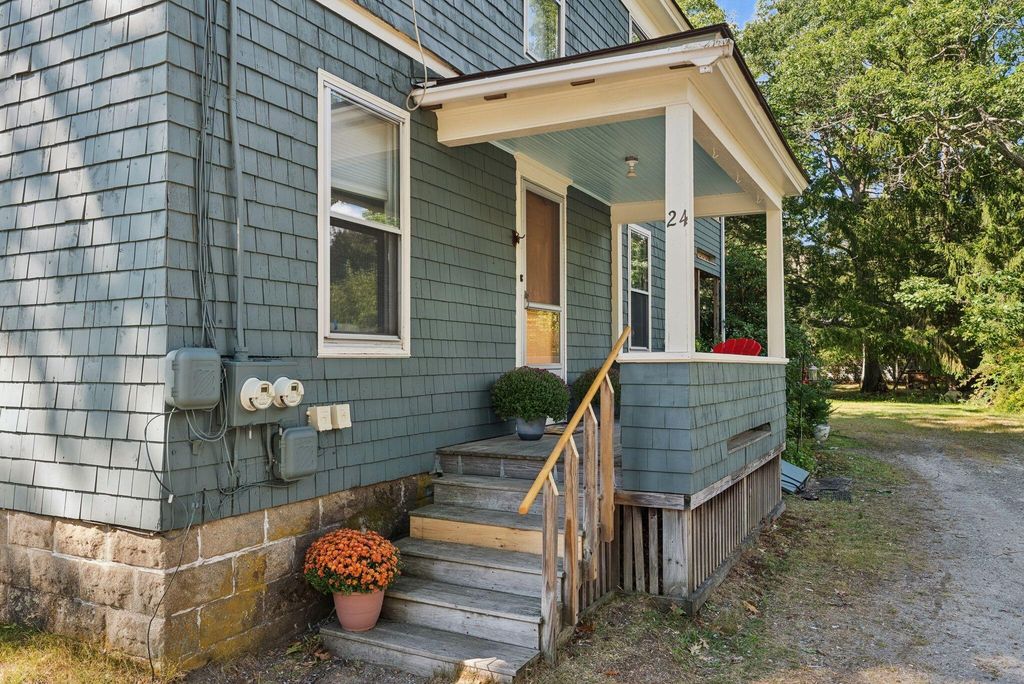 24 Columbia Avenue, Brunswick, ME 04011 — photo 5