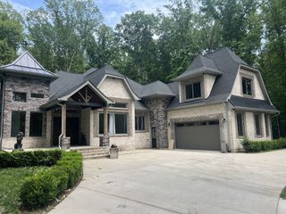 1288 Rogues Fork Rd, Bethpage, TN 37022
