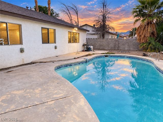 5704 Stallion Avenue, Las Vegas, NV 89108
