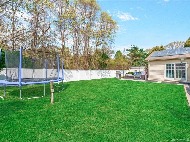 24 Sabre Drive, Selden, NY 11784