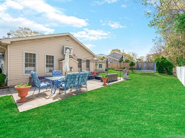 24 Sabre Drive, Selden, NY 11784