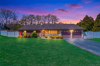 24 Sabre Drive, Selden, NY 11784