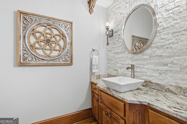 7275 Laurel Oak Drive, Suwanee, GA 30024