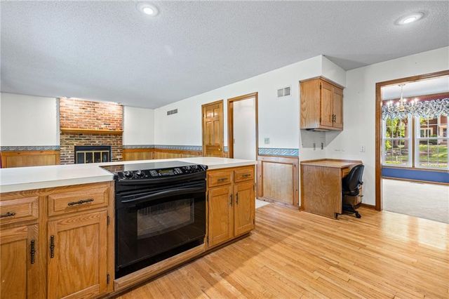 7304 W 114th Terrace, Overland Park, KS 66210