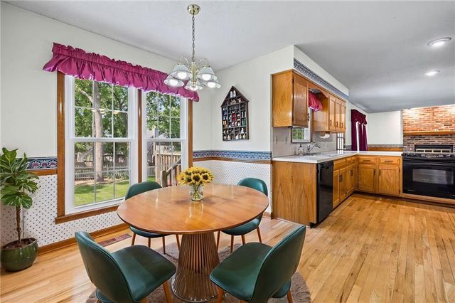7304 W 114th Terrace, Overland Park, KS 66210