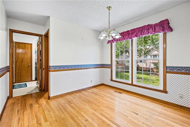 7304 W 114th Terrace, Overland Park, KS 66210