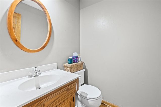 7304 W 114th Terrace, Overland Park, KS 66210