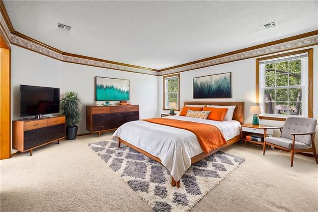 7304 W 114th Terrace, Overland Park, KS 66210