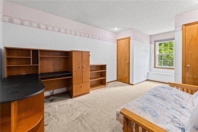7304 W 114th Terrace, Overland Park, KS 66210