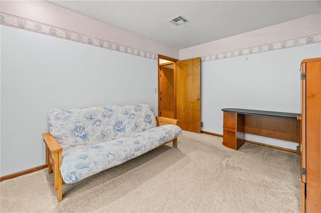 7304 W 114th Terrace, Overland Park, KS 66210