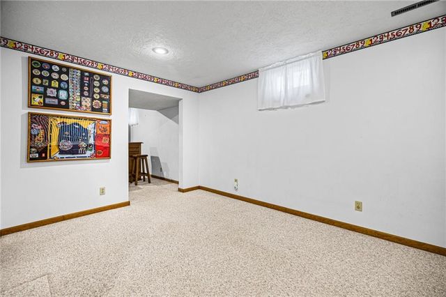 7304 W 114th Terrace, Overland Park, KS 66210