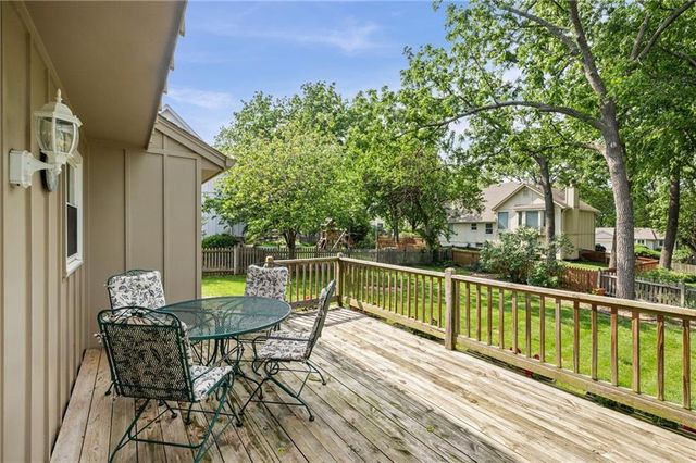 7304 W 114th Terrace, Overland Park, KS 66210