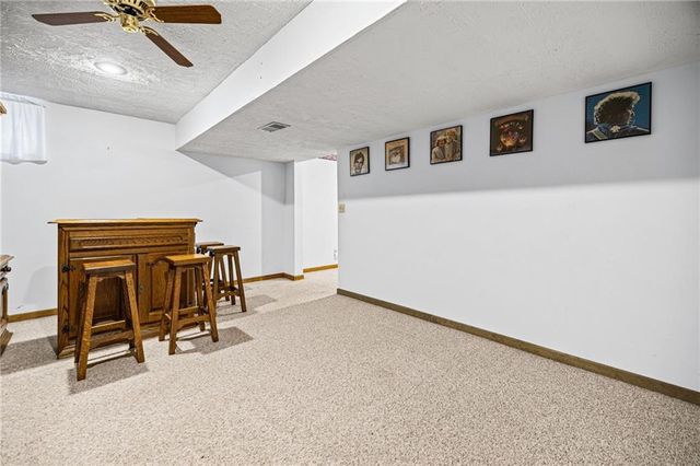 7304 W 114th Terrace, Overland Park, KS 66210