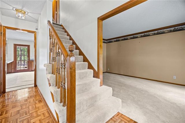 7304 W 114th Terrace, Overland Park, KS 66210