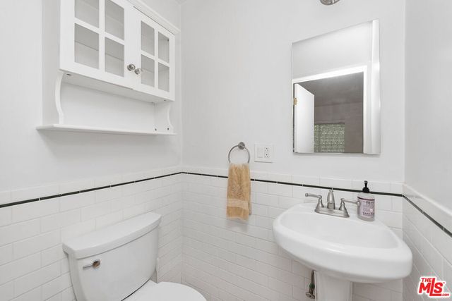 3023 Prospect Avenue, Santa Monica, CA 90405