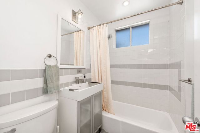 3023 Prospect Avenue, Santa Monica, CA 90405