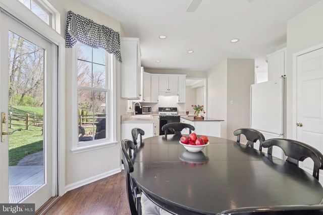 48 STEEPLECHASE DR, Doylestown, PA 18901