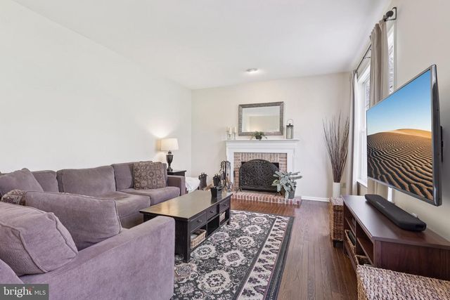 48 STEEPLECHASE DR, Doylestown, PA 18901