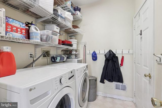 48 STEEPLECHASE DR, Doylestown, PA 18901