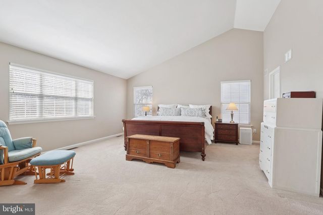 48 STEEPLECHASE DR, Doylestown, PA 18901