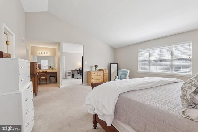 48 STEEPLECHASE DR, Doylestown, PA 18901