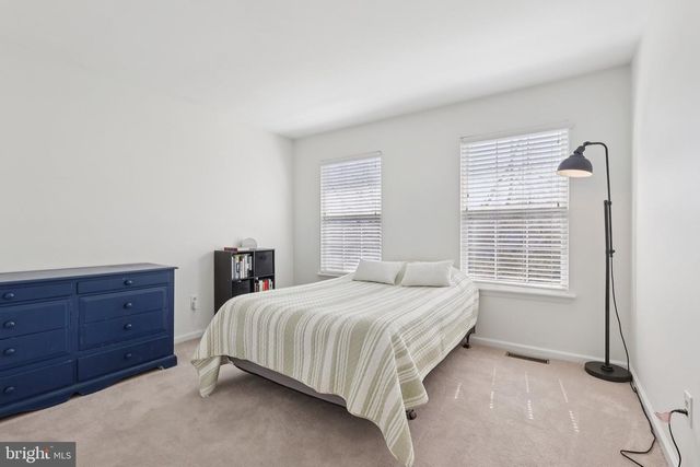 48 STEEPLECHASE DR, Doylestown, PA 18901