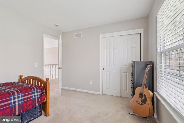 48 STEEPLECHASE DR, Doylestown, PA 18901