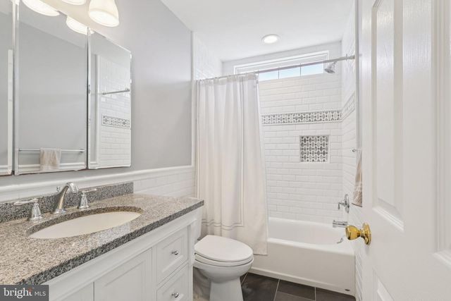 48 STEEPLECHASE DR, Doylestown, PA 18901