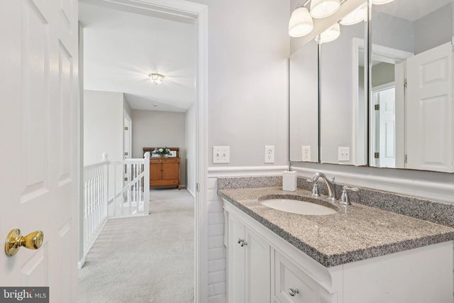 48 STEEPLECHASE DR, Doylestown, PA 18901