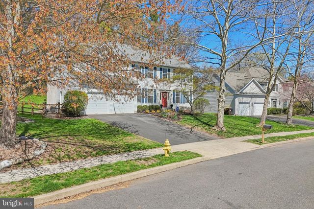 48 STEEPLECHASE DR, Doylestown, PA 18901