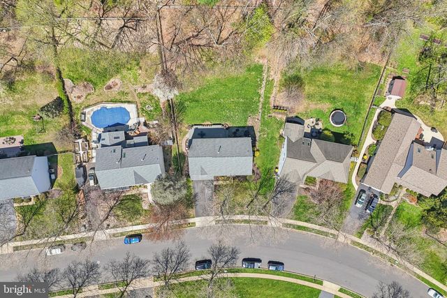 48 STEEPLECHASE DR, Doylestown, PA 18901
