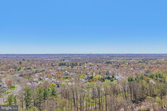 48 STEEPLECHASE DR, Doylestown, PA 18901