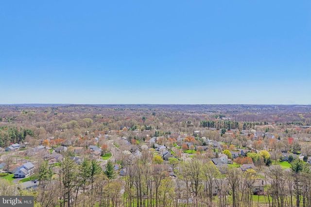 48 STEEPLECHASE DR, Doylestown, PA 18901