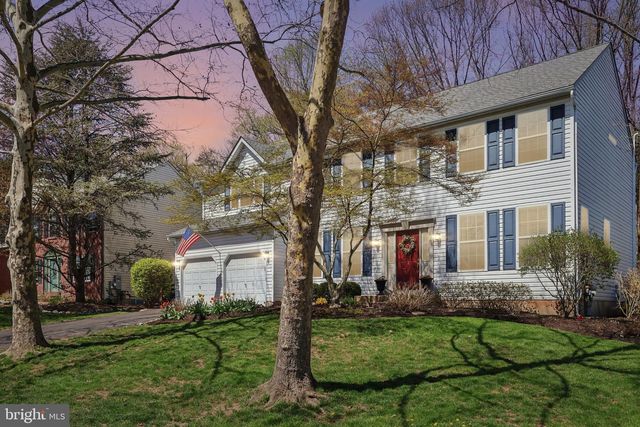 48 STEEPLECHASE DR, Doylestown, PA 18901