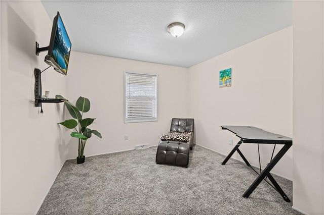 6201 E 140th Place, Grandview, MO 64030