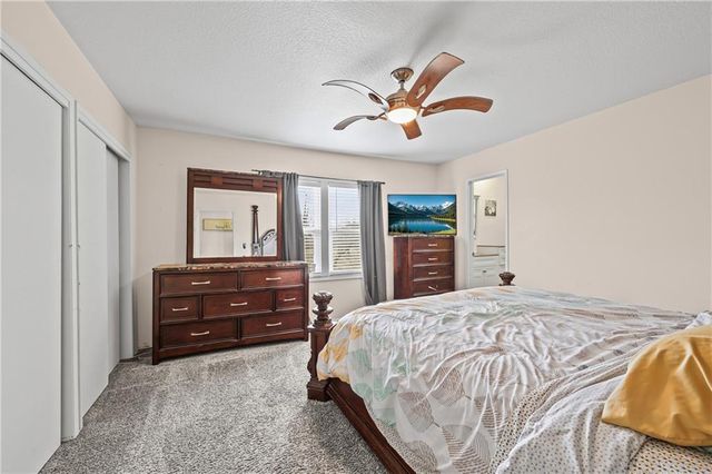 6201 E 140th Place, Grandview, MO 64030