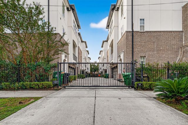 2444 Charleston Street B, Houston, TX 77021