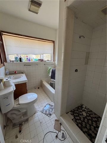 9805 S 4th, Inglewood, CA 90305