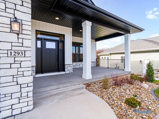 5425 Seminole Valley Trail NE, Cedar Rapids, IA 52411