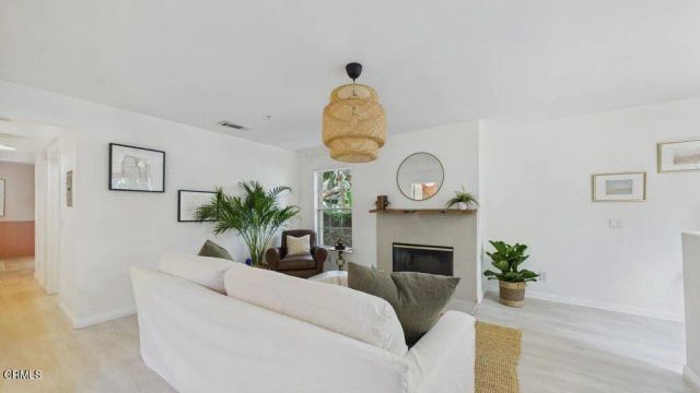 607 W Duarte Road D, Monrovia, CA 91016