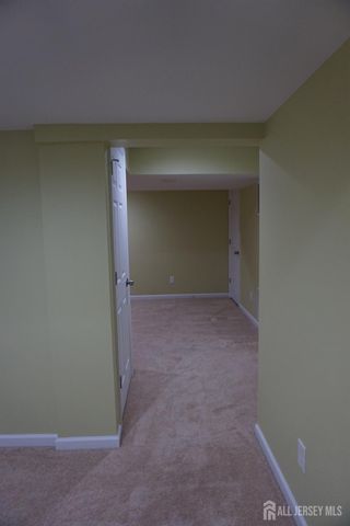 160 Vasser Drive, Piscataway, NJ 08854