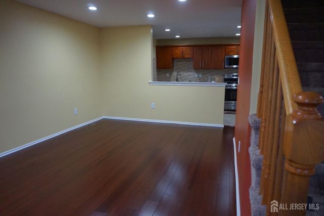 160 Vasser Drive, Piscataway, NJ 08854