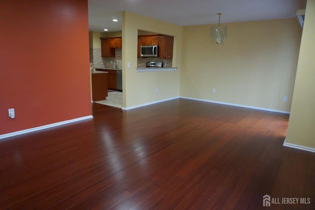 160 Vasser Drive, Piscataway, NJ 08854