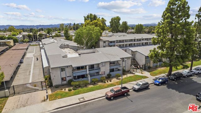 21800 Schoenborn 225, Canoga Park, CA 91304
