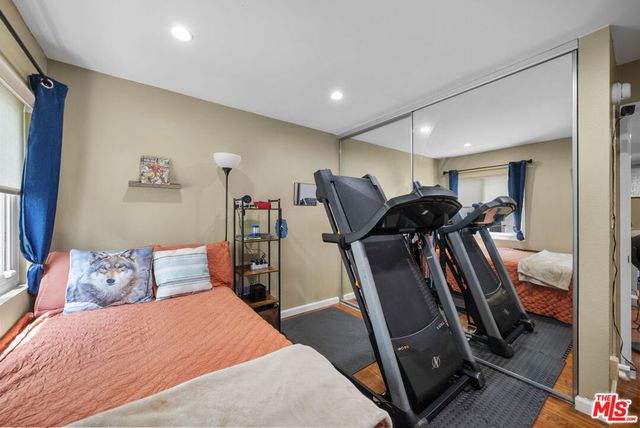 21800 Schoenborn 225, Canoga Park, CA 91304