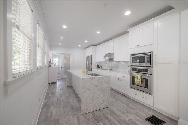 2921 W EL PRADO BOULEVARD, Tampa, FL 33629