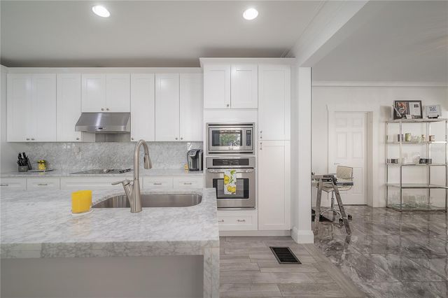 2921 W EL PRADO BOULEVARD, Tampa, FL 33629